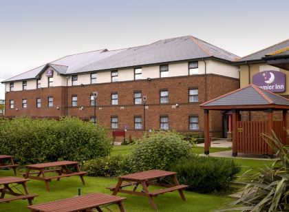 Premier Inn Livingston (M8, Jct3)