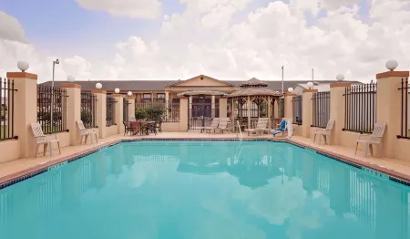 Days Inn by Wyndham Paris