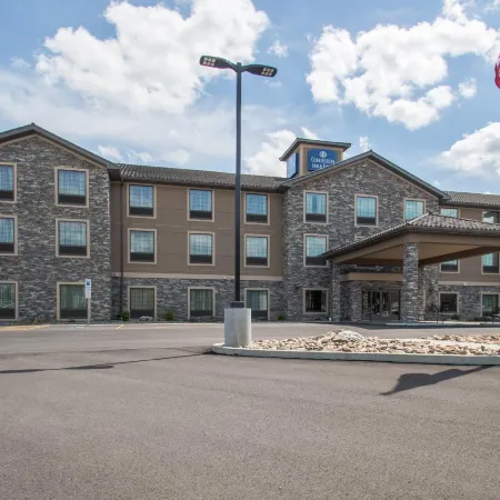 Cobblestone Inn & Suites - St Marys