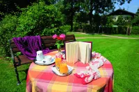 Hotel Seeblick Hotels in Seebruck