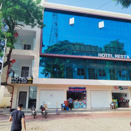 Hotel Rest and Leaf