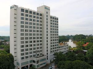 萍河鑽石酒店