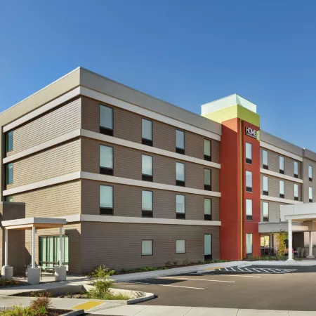 Home2 Suites by Hilton Portland Airport or