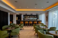 Leonardo Crystal Cove Hotel & Spa – Adults Only - bar