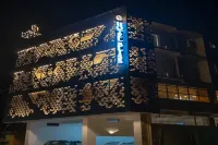 Hotel Bliss