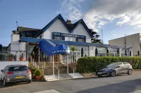 New Holmwood Hotel - parking