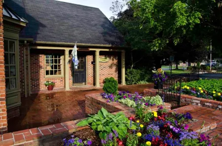 Hillwinds Inn - Blowing Rock Отели рядом с достопримечательностью «Мозес Кон Манор»