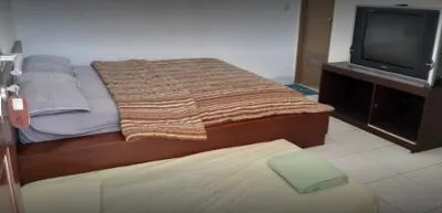 Hotel/Villa Anugerah Hotel dekat Taman Batu Hanjuang