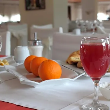 Famissi Eden Hotel