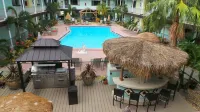 Island House Resort Hotel - Pools