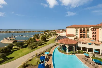 Hilton Dallas/Rockwall Lakefront فنادق في Rockwall