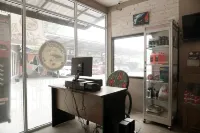 RedDoorz Syariah Near Sultan Syarif Kasim II Airport Hotels in Bukit Raya