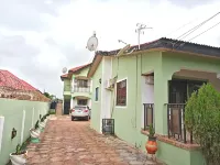Ronna Apartments at Lakeside Estates
