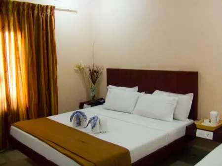 Kumaran Residency Отели в г. Джинджи