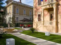 Unahotels Villa dei Platani Foligno Hotels in Foligno