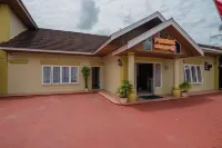 RedDoorz Syariah Near Taman Bekapai 2 Отели в г. 