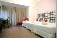 The Embassy Sathorn Hotel dekat Sala Daeng Road