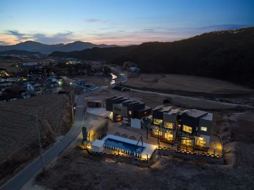 Gyeongju Edis Poolvilla