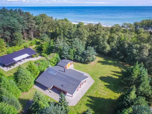 "Gulborg" - 25m from the Sea