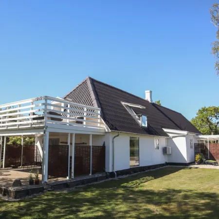 "Harre" - 300m from the Sea