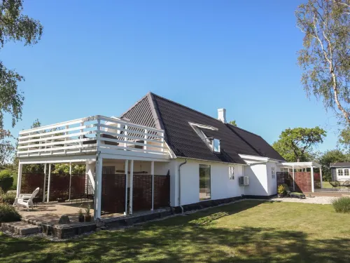 "Harre" - 300m from the Sea