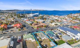 Kangaroo Bay Apartments