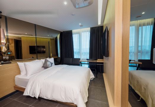 Baiton HotelOver view