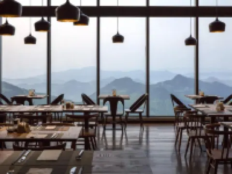 naked Castle Resort Hoteles en Deqing