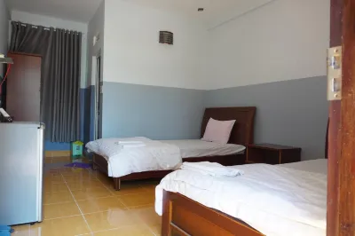Van Long Lakeside View Guesthouse Отели в г. Yang Tao