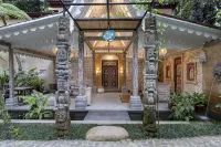 Pramana Giri Kusuma Hotel dekat Pura Kahyangan Kedatuan Raksa Sidhi