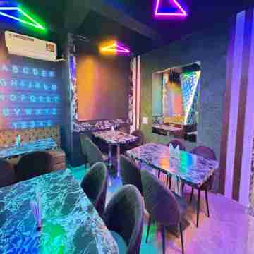 Lmt Continental Dining/Meeting Rooms