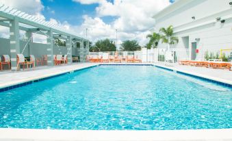 Holiday Inn & Suites Orlando - International Drive South, an IHG Hotel