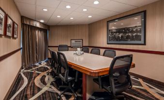 Best Western Plus Rivershore Hotel