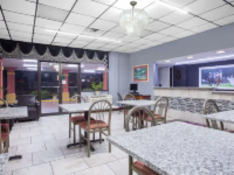 ไนท์สอินน์ เอเคน โรงแรมในเอเคน