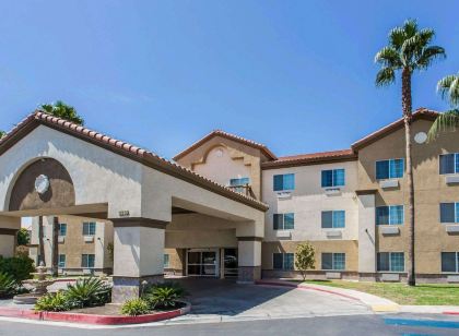 Comfort Suites Bakersfield