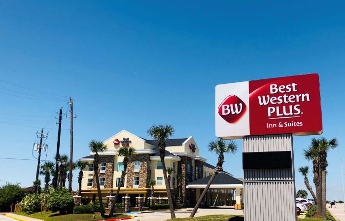 Best Western Plus Seawall Inn  Suites by the Beach
