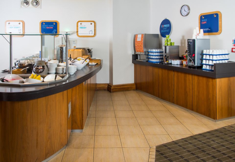 Holiday Inn Express Newport Over view