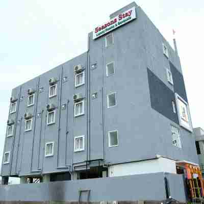 Seasons Stay Hotel Exterior