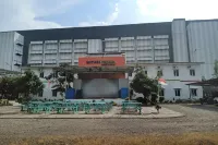 Urbanview Hotel Mutiara Persada Syariah Majalengka by RedDoorz Hotel dekat Wisata Situ Cipanten
