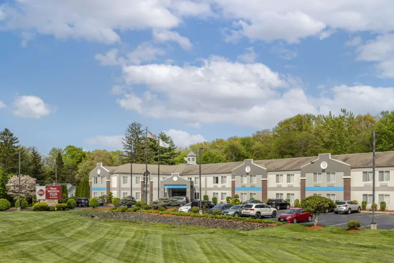 Best Western Plus New England Inn  Suites