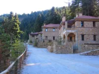 Montanema Handmade Village Hotel a 