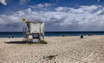 Singer Island Inn