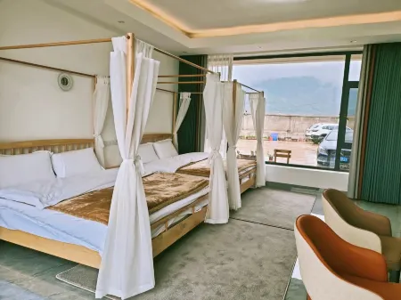 Xingchen Mountain View Courtyard of Lugu Lake