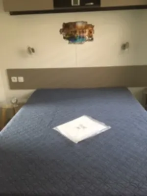 3-Bedroom Mobile Home at Domaine de Dugny Hotels in Onzain