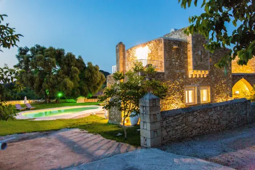 HEM Borta Villa - Next to Platanias, 2Min from Beach