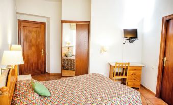 Hotel Can Solé - Housity
