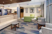 Holiday Inn Express & Suites Sterling Heights-Detroit Area Hotels in Sterling Heights