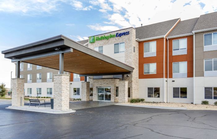 Holiday Inn Express & Suites CHICAGO WEST - ST CHARLES by IHG