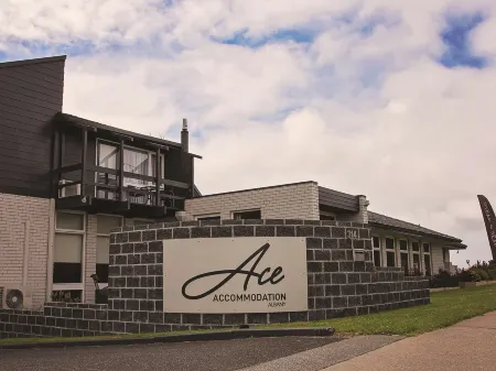 Mandala Ace Albany Hotel Отели в г. Олбани