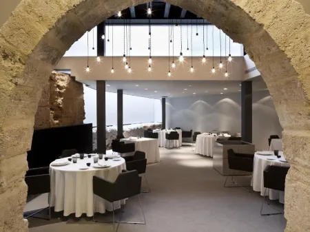 Caro Hotel Отели рядом с достопримечательностью «Font de la Plaça de l'Ajuntament»